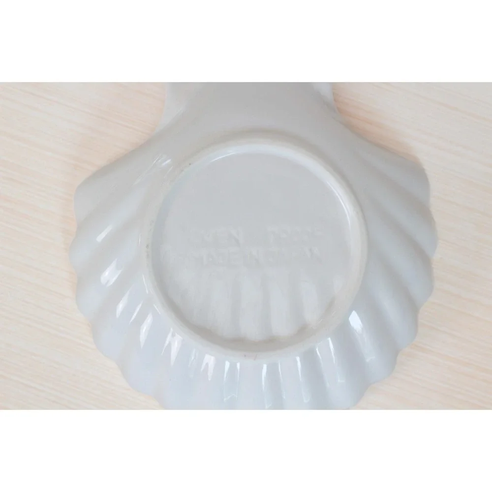 Vintage Ceramic Shell‎ Dish Made in Japan, Coastal Decor Catchall or Soap Holder